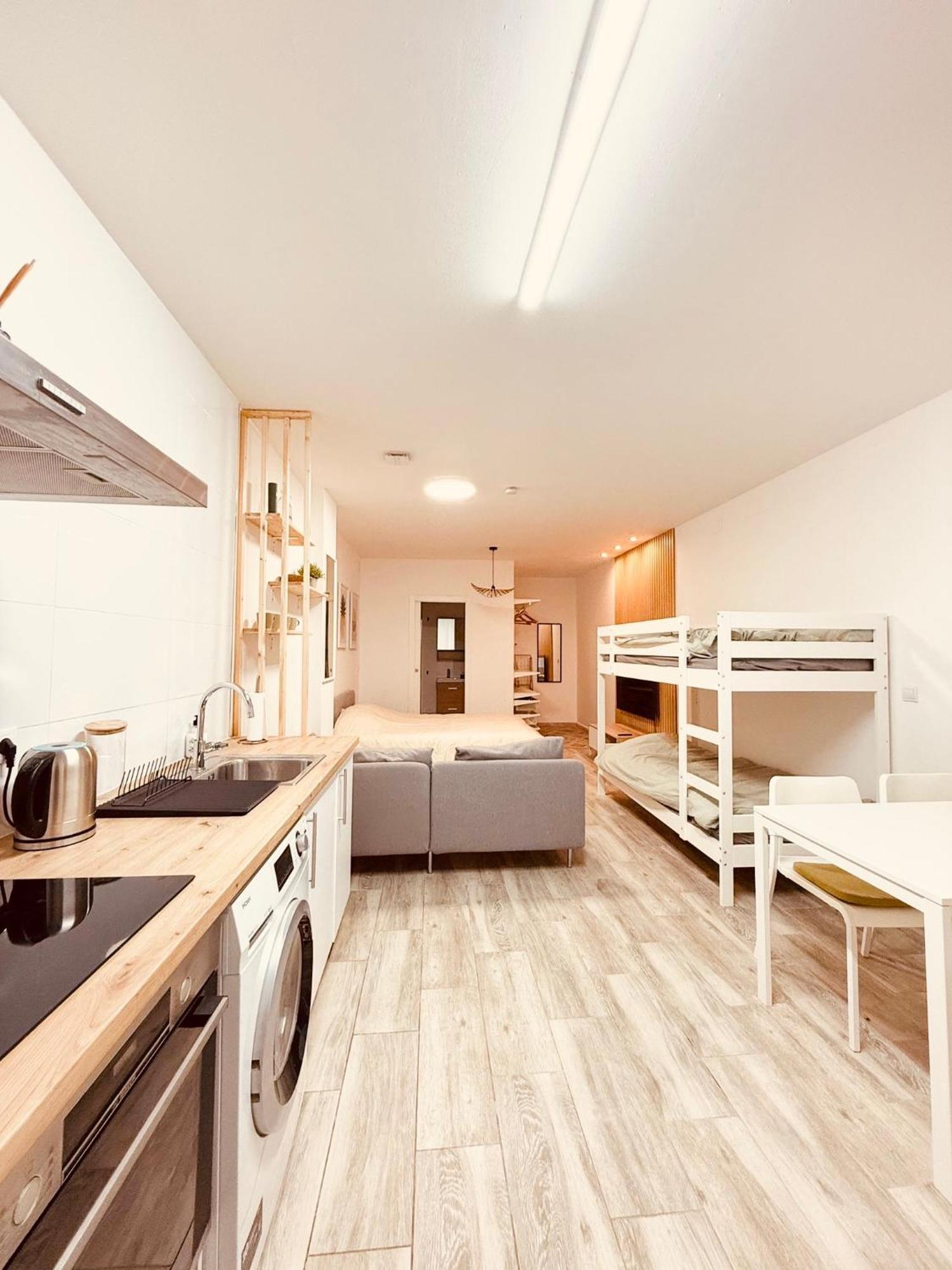 El Apartamentito De Zamarrilla Parking Gratis Incluido Malaga Exterior photo